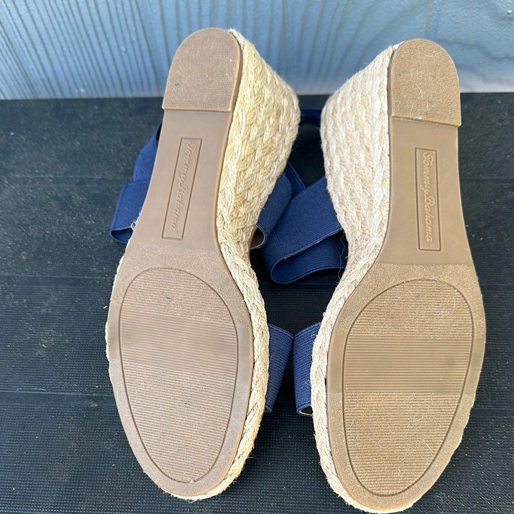 EUC Women’s size 9m Tommy Bahama Blue Sandals wedge Design - Picture 8 of 9